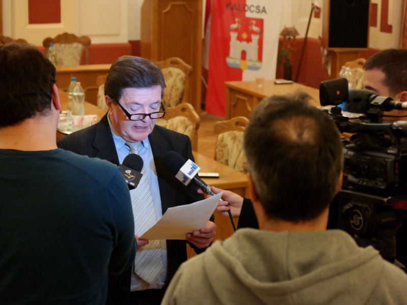 Simon Zoltán: Vagy Loiblnak, vagy Bálint Józsefnek mennie kell!