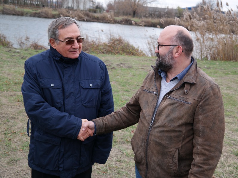 Csak az engedélyekre vár a horgásztó – Átadták a záportározót a leendő üzemeltetőnek