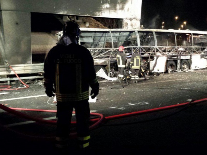 Magyar gyerekek busztragédiája Olaszországban