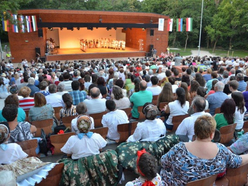 Alakul a fesztiválprogram – Szenegáli fellépői is lesznek a folklórünnepnek