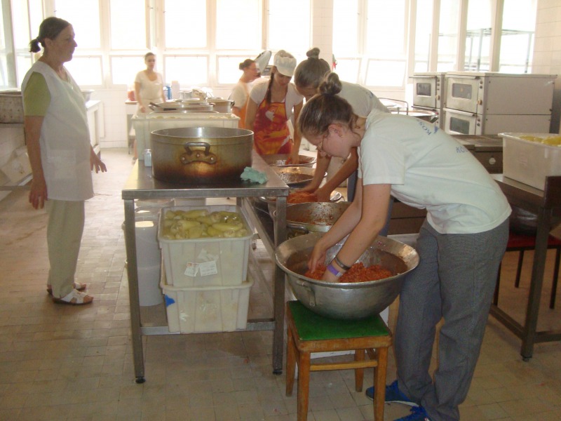 Felkészülés a töltött paprika rekordkísérletre