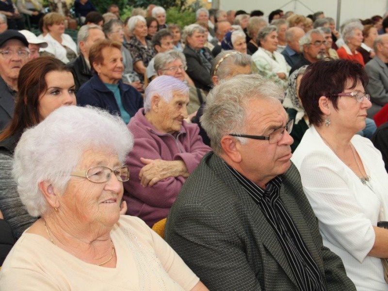 Szombaton köszöntik az időseket