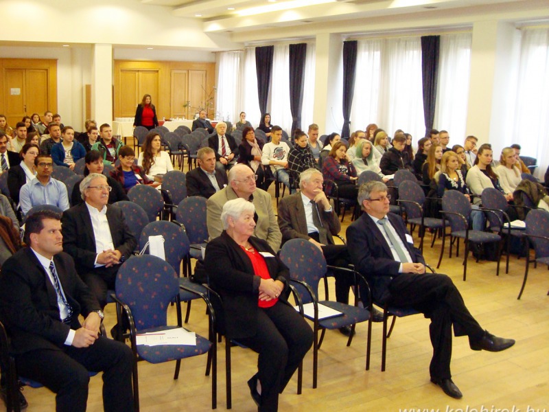 Magyar Tudomány Ünnepe a Tomori Pál Főiskolán – Konferencia az „Emberközpontú tudomány” jegyében 