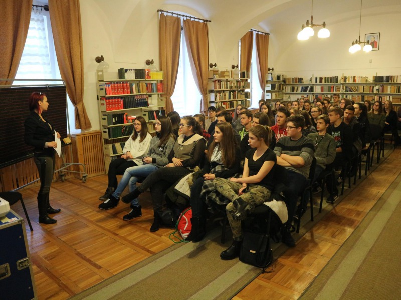 Pályaorientációs nap a gimnáziumban, a legnevesebb egyetemek „jöttek házhoz”