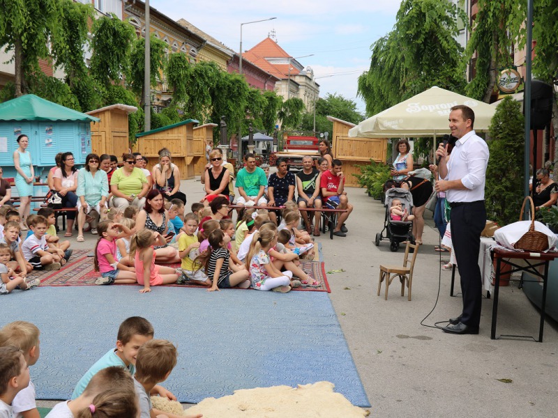 Megnyílt a hetedik Kalocsai Ünnepi Könyvhét