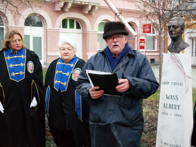 Wass Albert felolvasó-maraton nyolcadszor, koszorúzással – Kárpát-medence-szerte több tucat településen emlékeznek meg így az íróról