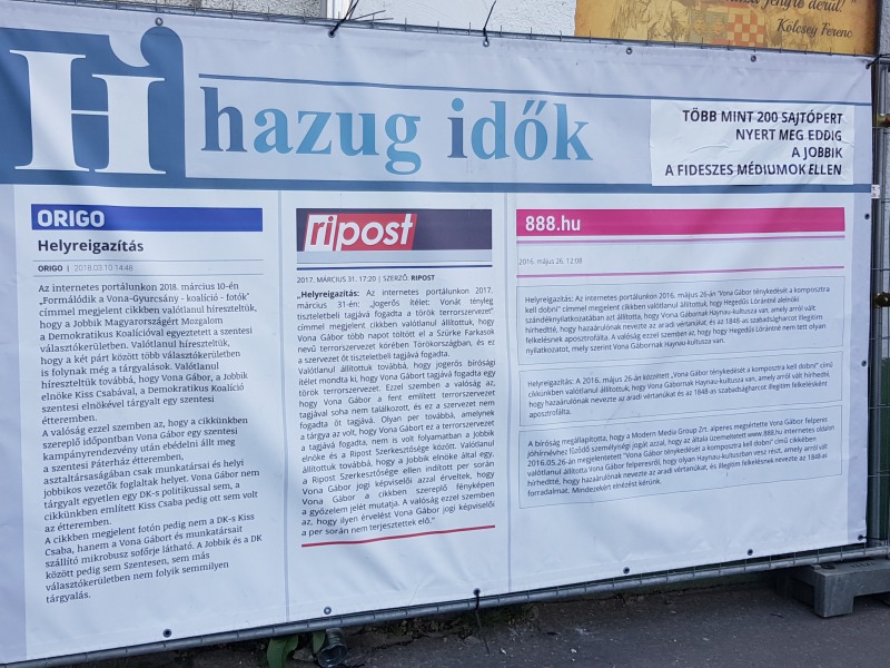 A jobbik országos kiállításturnéja Kalocsára érkezett – „Állítsuk meg a hazugsággyárakat az igazság falával!”