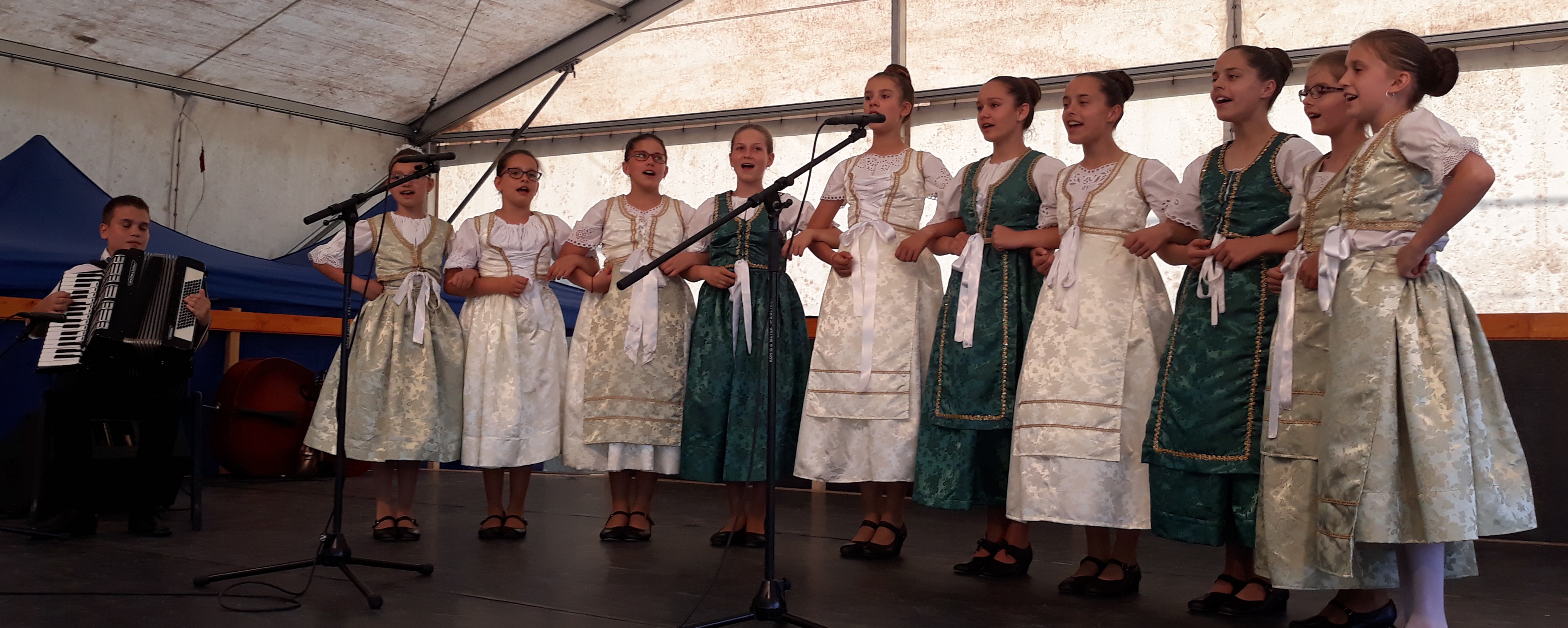 Parádés horvát nemzetiségi folklórral kezdődött a Dusnoki Rác Pünkösd