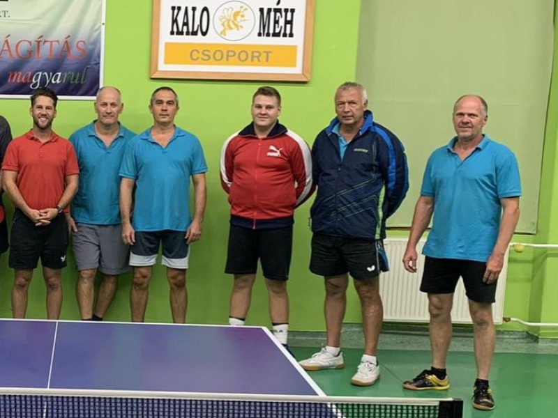 Csipkeverés kalocsai módra pingpongütővel