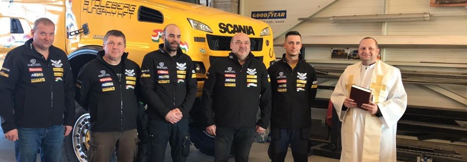 „A Szahara a legnagyobb tanár” – Áldással indul a dunaszentbenedeki Qualisport Scaniája a holnap kezdődő Afrika Eco Race-re