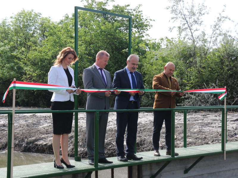 Öntözésfejlesztési mintaprojektet adott át az agrárminiszter Hartán – Az ország első ilyen jellegű beruházása