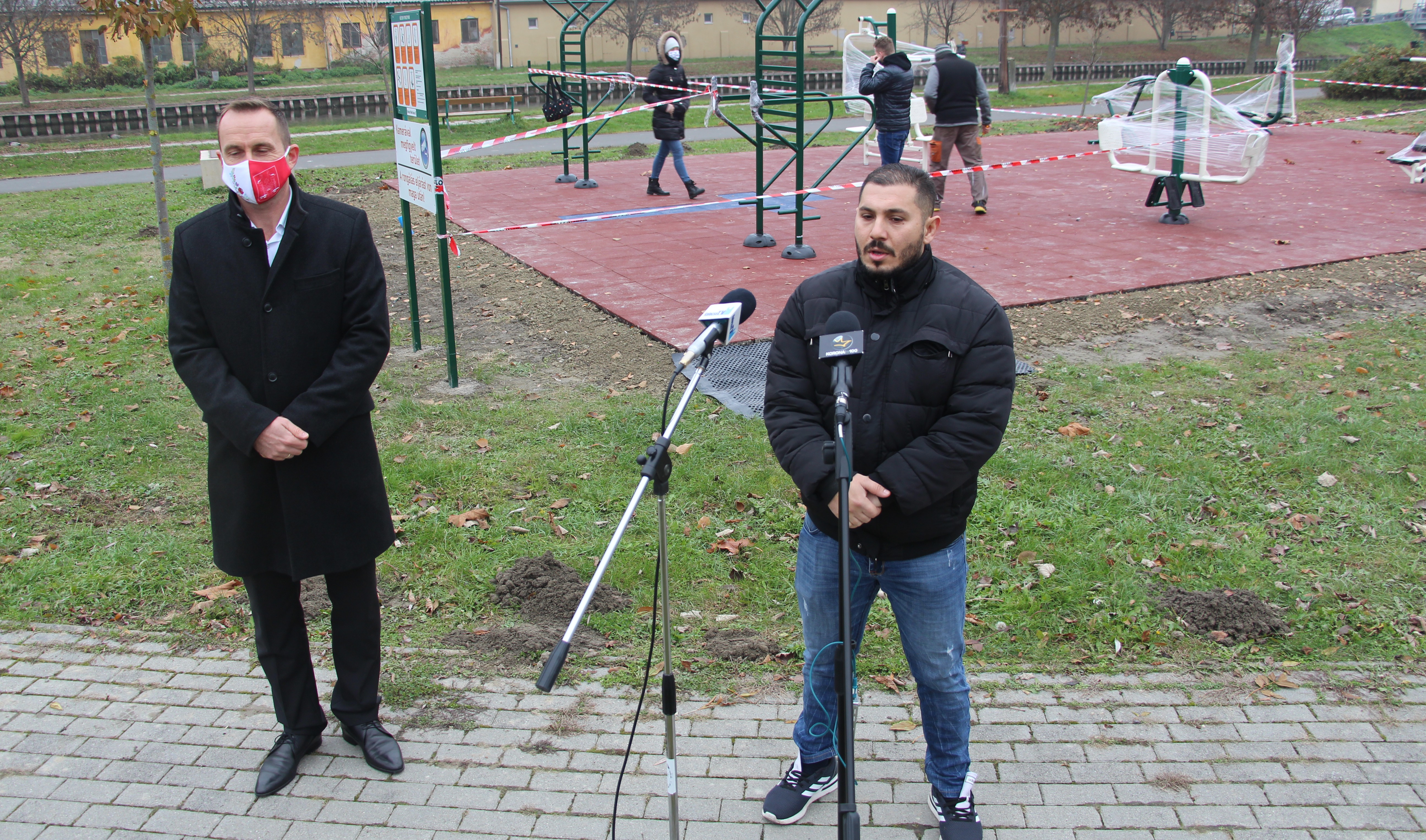 „Street Workout Park” a Kubikus parkban – Új szabadtéri tömegsport-létesítményt avatott Filvig Géza és Kerpács Rezső