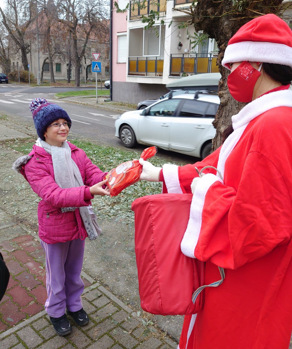 Házhoz ment a Kalocsai Néplap Mikulása