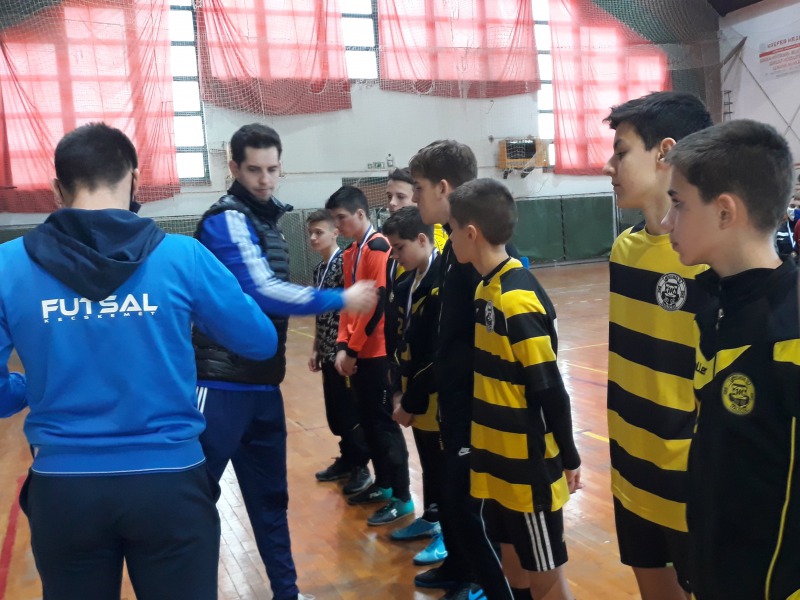 A Méhecskék SE U15-ös csapata ezüstérmes a megyei futsal torna döntőjében.