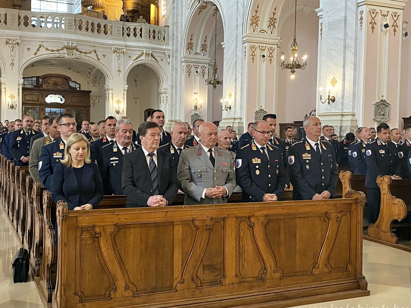 Bács-Kiskun megye tűzoltói Kalocsán ünnepelték védőszentjük, Szent Flórián napját