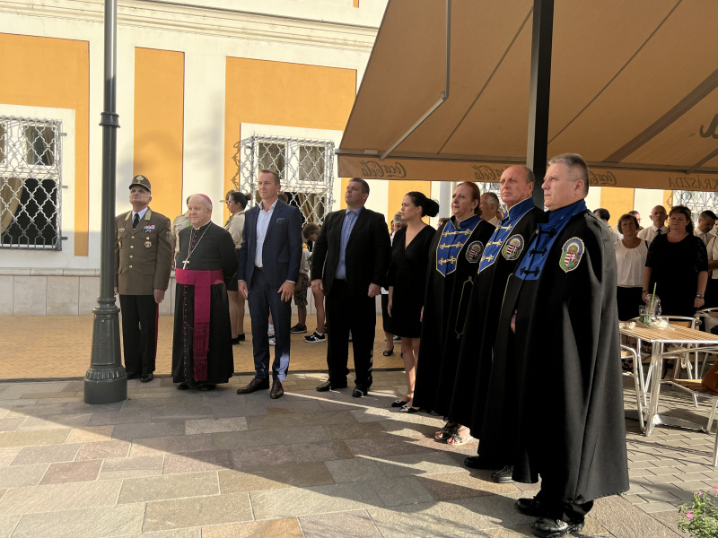 A mohácsi csatára, Tomori Pál érsekre emlékeztek Kalocsán a fővezér szobránál 