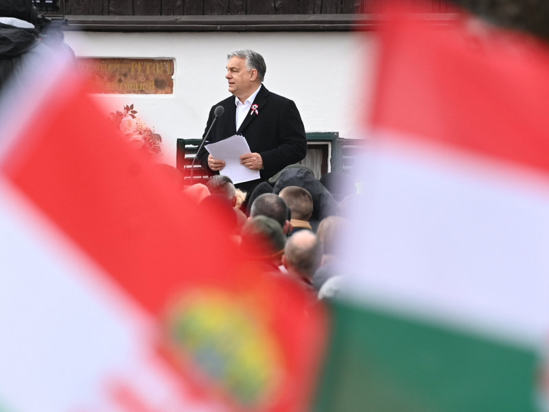 Orbán Viktor: sosem fogjuk megengedni, hogy a szabadság zászlaját kicsavarják a magyarok kezéből!