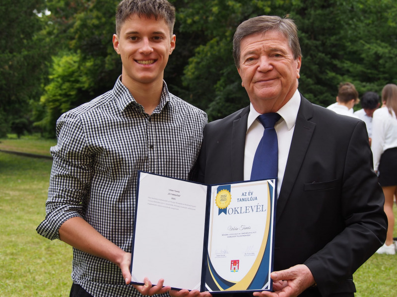 A Dózsából Urbán Tamás vehette át az év tanulójának járó elismerést - Gratulálunk!