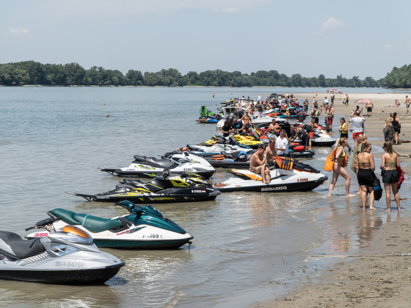 Meszesen találkoztak a jetskizés szerelmesei