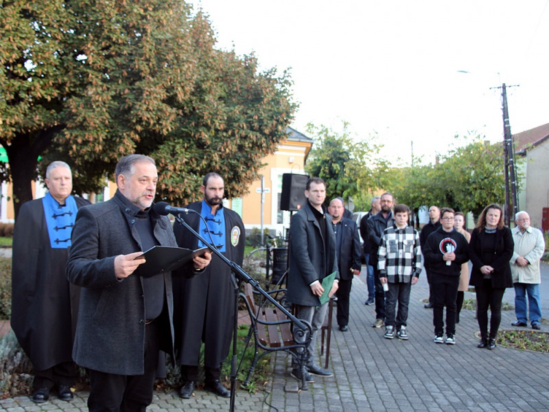 „Tisztelet a hősöknek!” – Az ’56-os forradalom vérbe fojtására és áldozataira emlékeztek Kalocsán