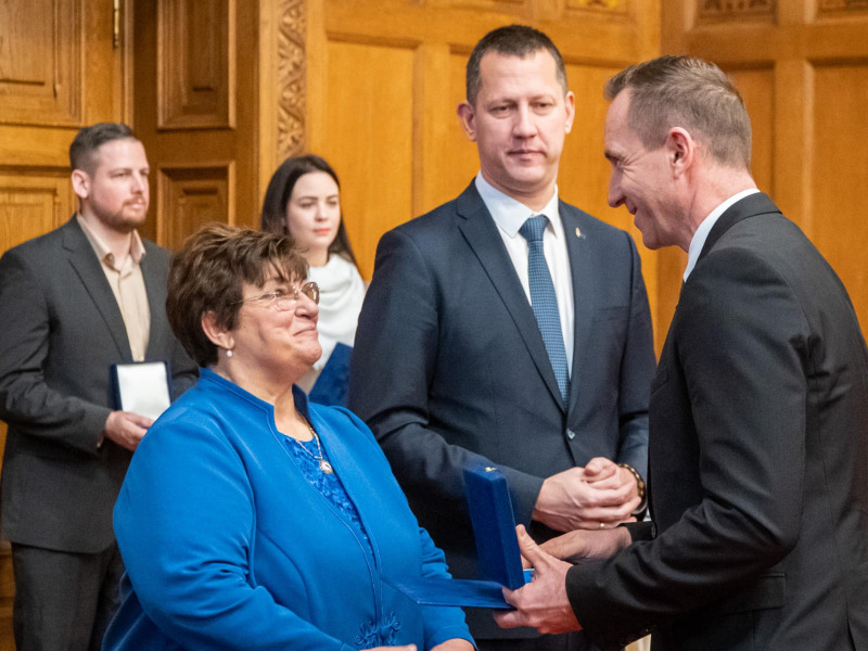 Frim Jakab emlékérmet adományoztak Filvig Géza polgármesternek