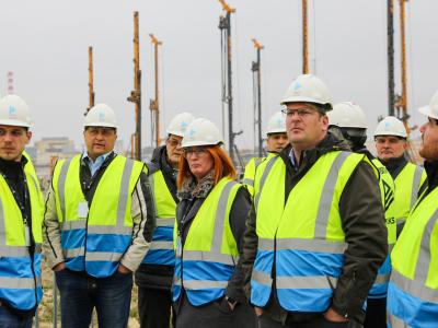 Településvezetők látogatása az építkezésen