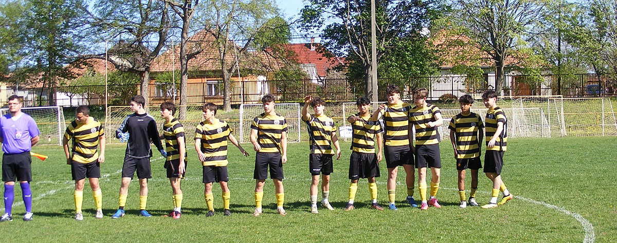 Méheink szállították a papírformát – ismét. 