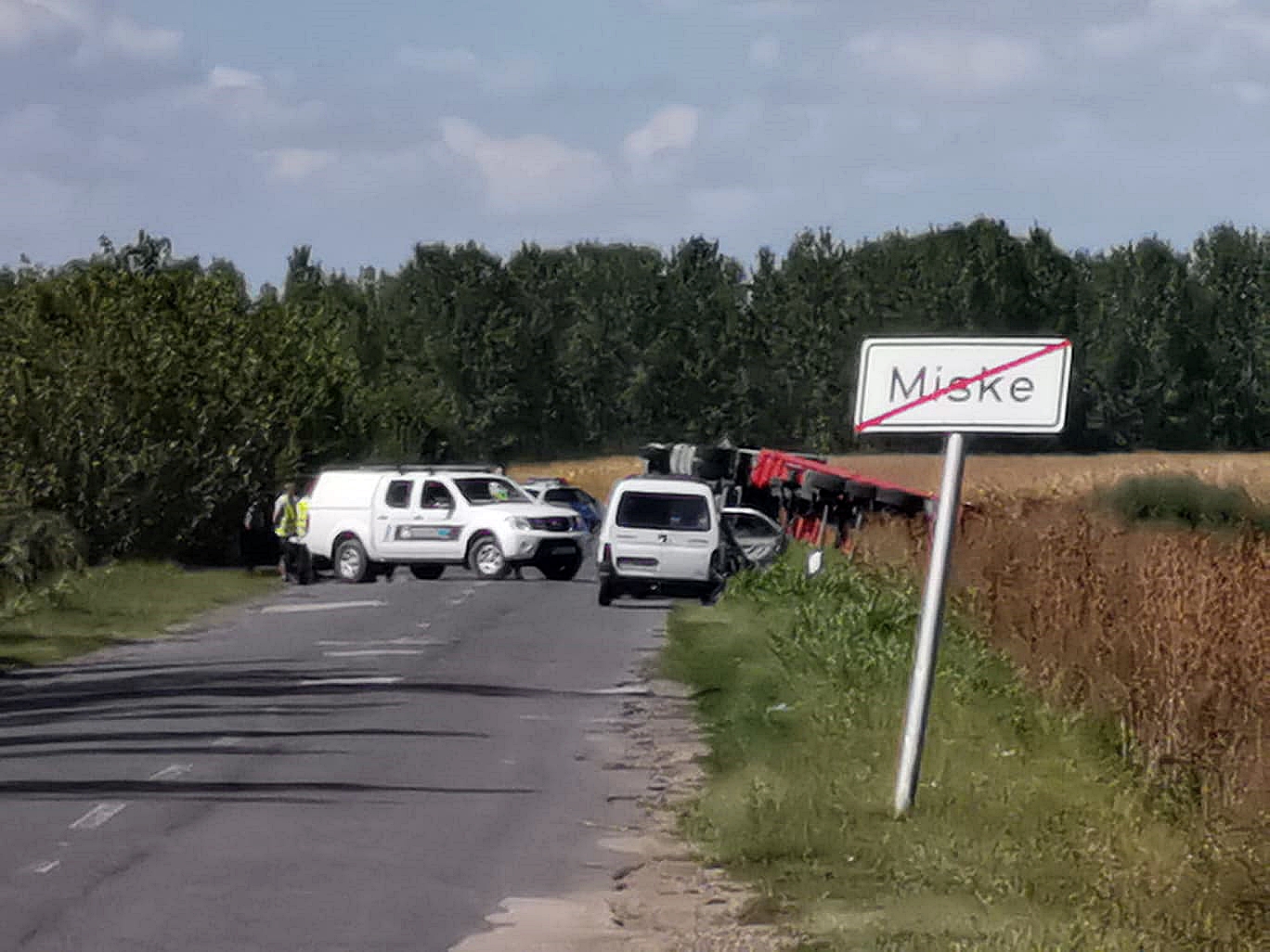 Fölborult a kamion Miske határában, a sofőr meghalt